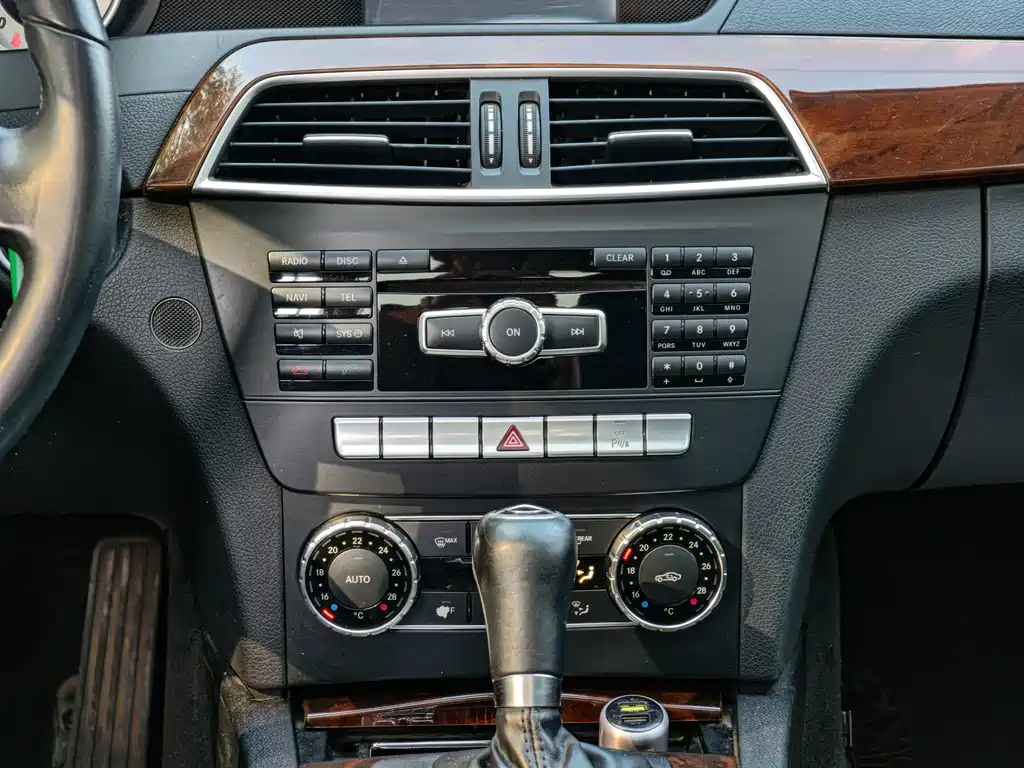 Mercedes-Benz C-Class — миниатюра 11