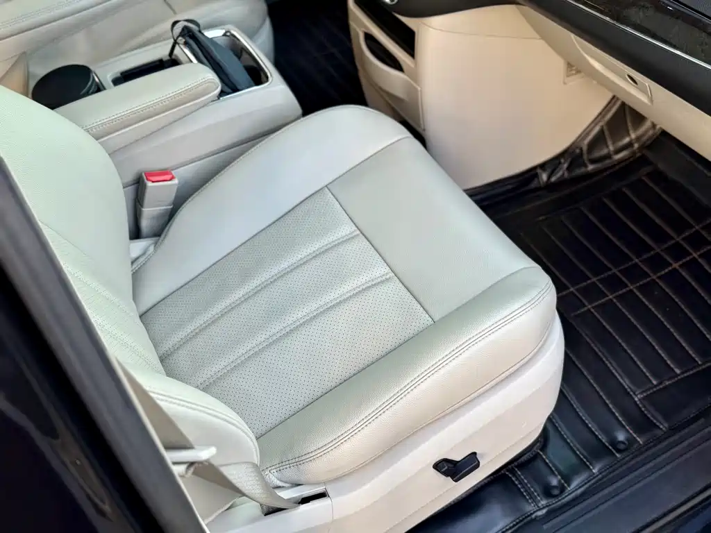 Chrysler Grand Voyager (Import) — миниатюра 19