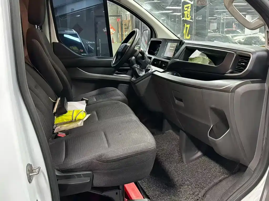 Ford Transit — миниатюра 6