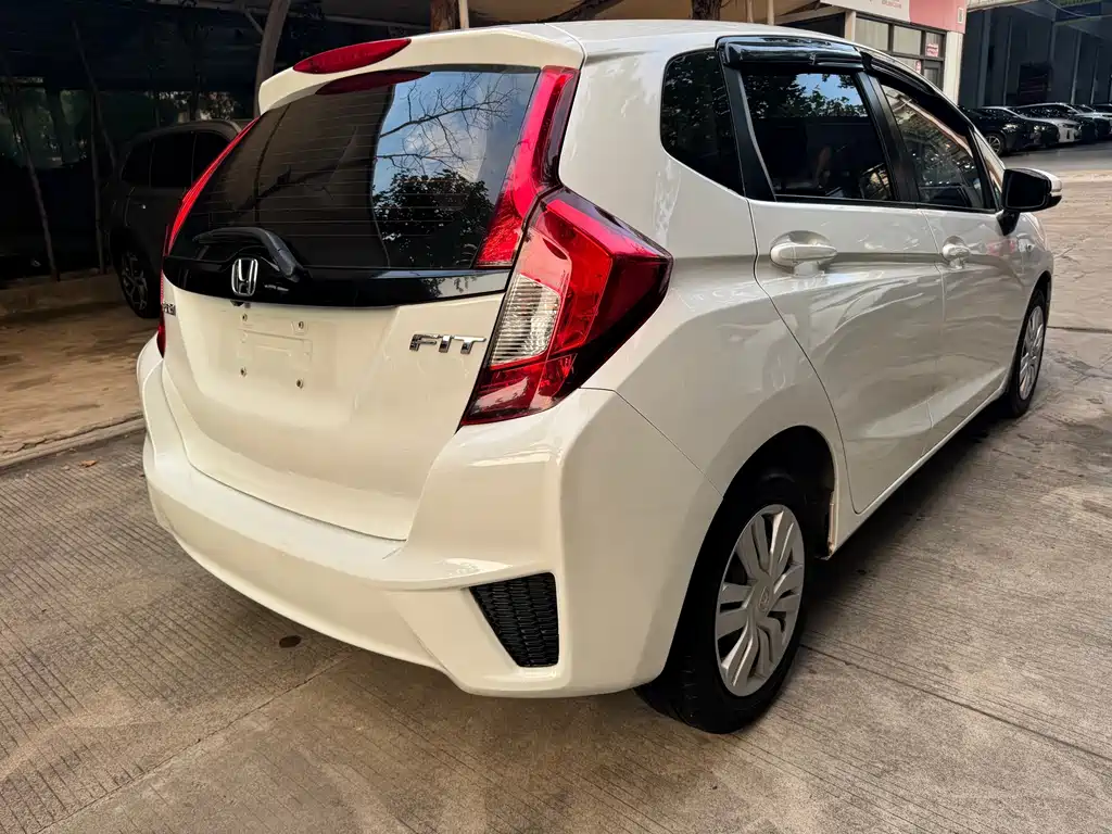 Honda Fit — миниатюра 10
