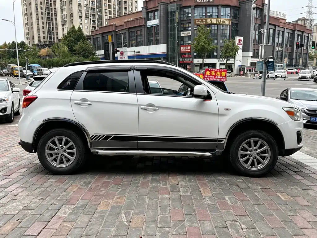 Mitsubishi ASX — миниатюра 12