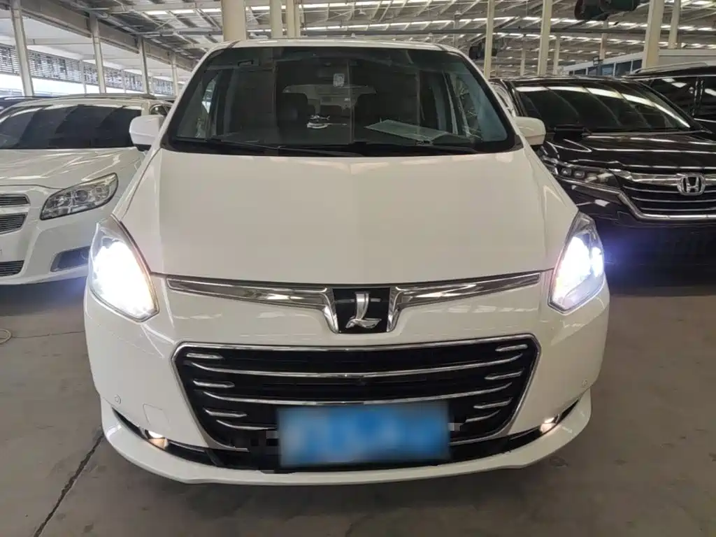 Luxgen 7 MPV 2.0T flagship type, фото 3