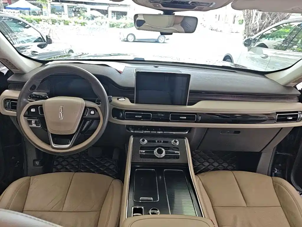 Lincoln Aviator (Import) — миниатюра 10