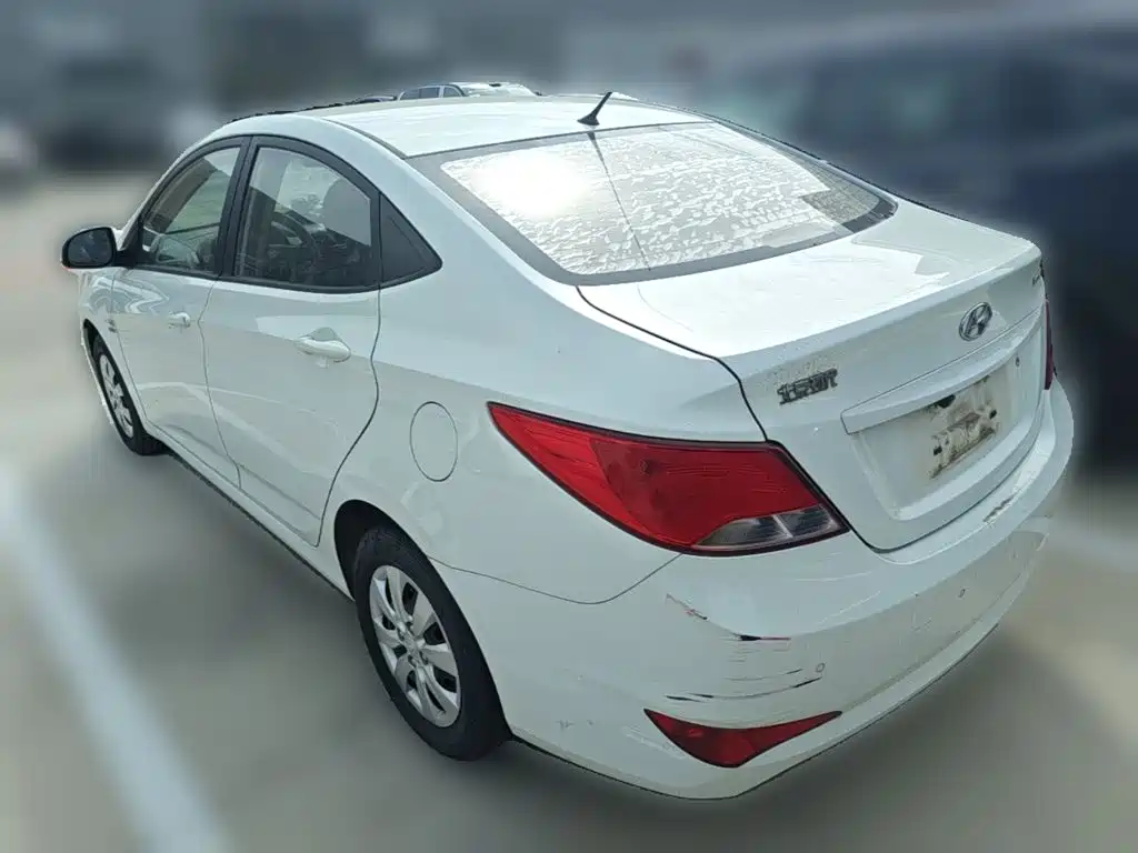 Hyundai Verna — миниатюра 7