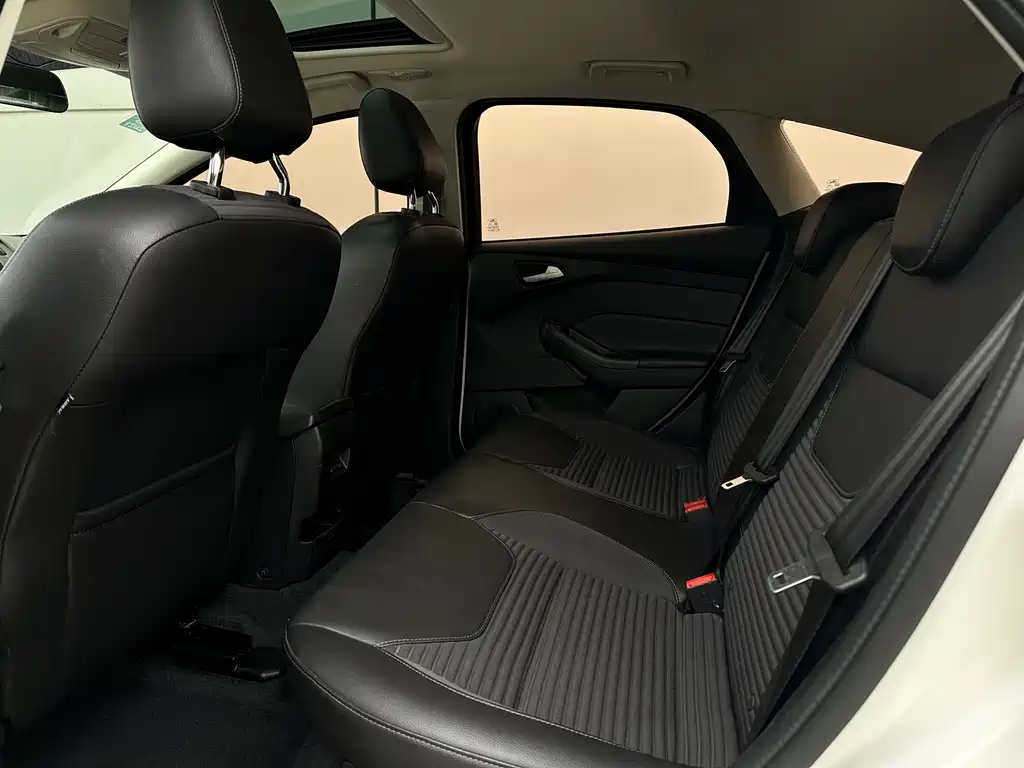 Ford Focus 2017 1.6L AT