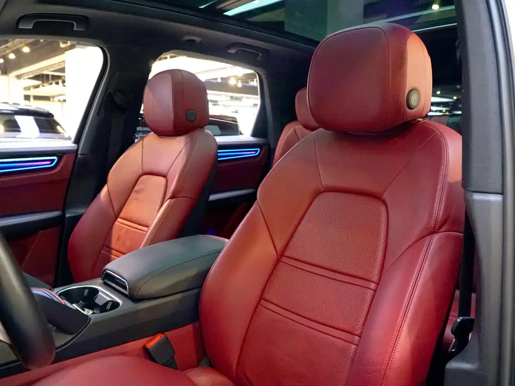 Porsche Cayenne — миниатюра 9