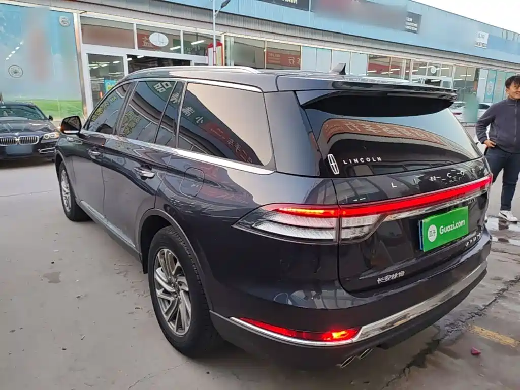 Lincoln Aviator — миниатюра 5
