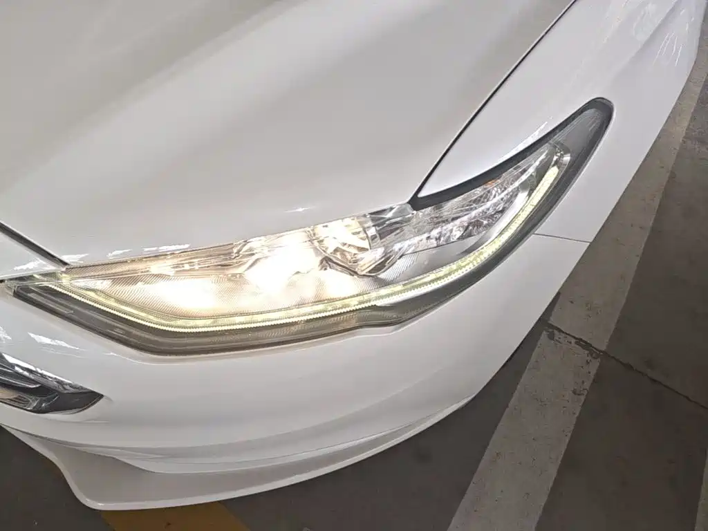 Ford Mondeo — миниатюра 24