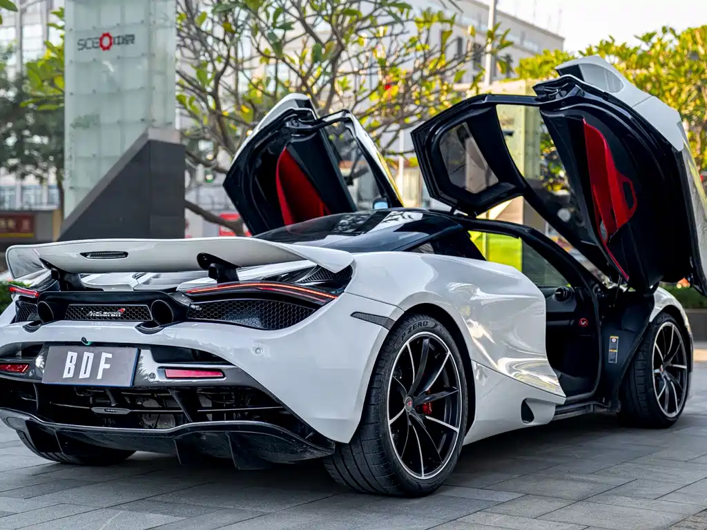 MCLAREN 720S