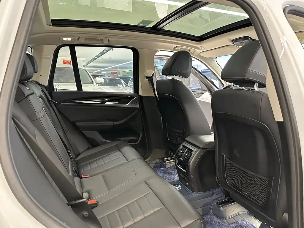 BMW X3 — миниатюра 15