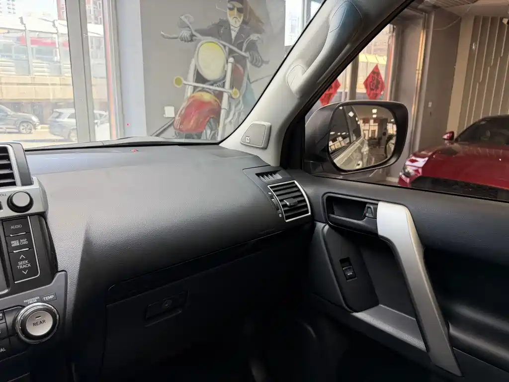 Toyota Prado — миниатюра 9
