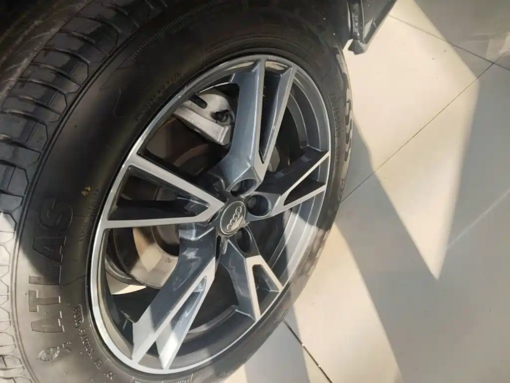 Audi Q5L — миниатюра 23