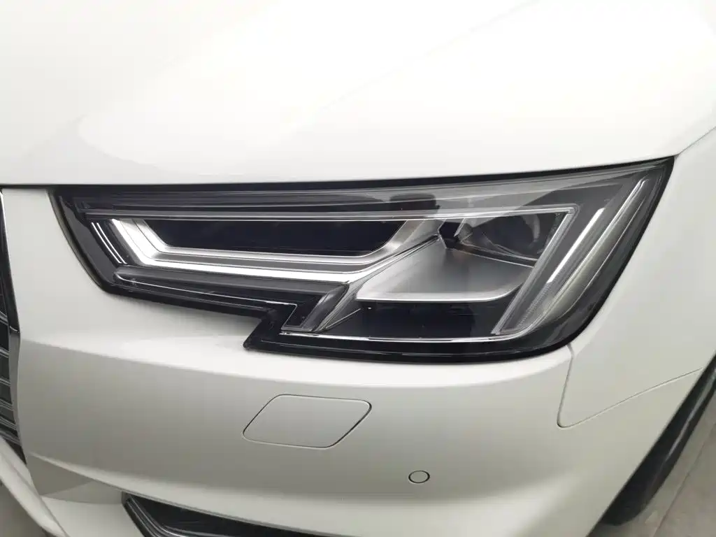 Audi A4L — миниатюра 7