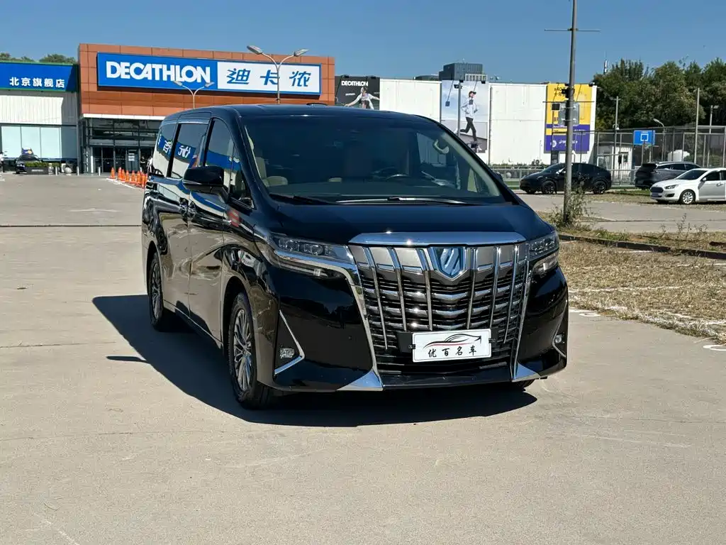 Toyota Alphard — миниатюра 3