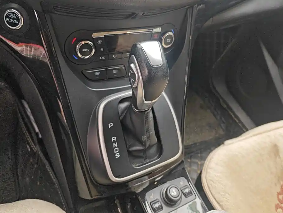Ford Kuga — миниатюра 16