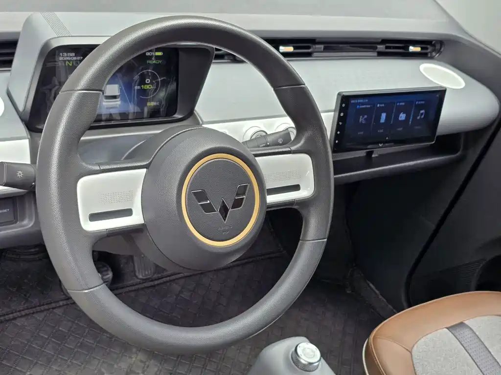 Wuling MINIEV — миниатюра 8