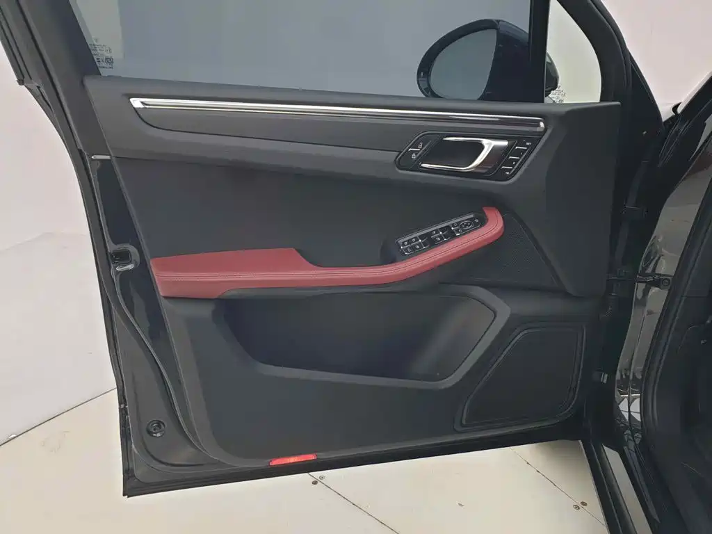 Porsche Macan — миниатюра 15