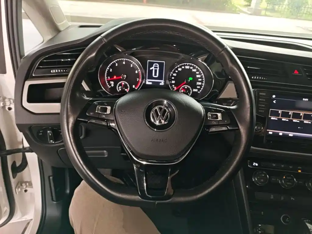 Volkswagen Touran — миниатюра 11