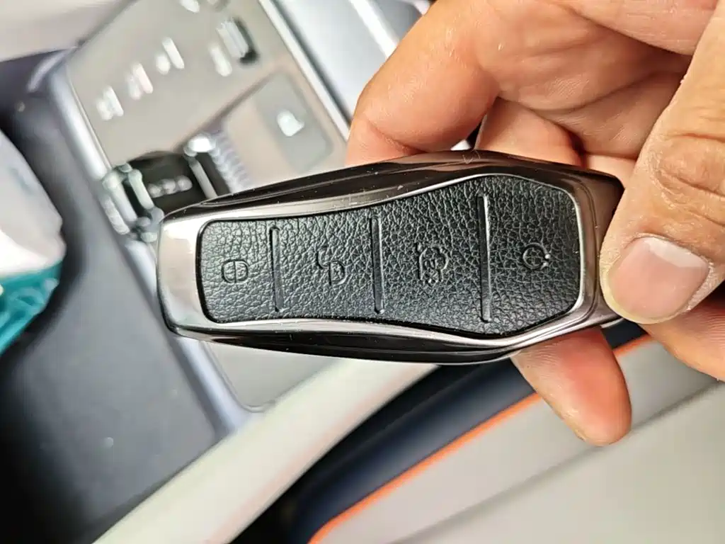 BYD PLUS New Energy — миниатюра 9