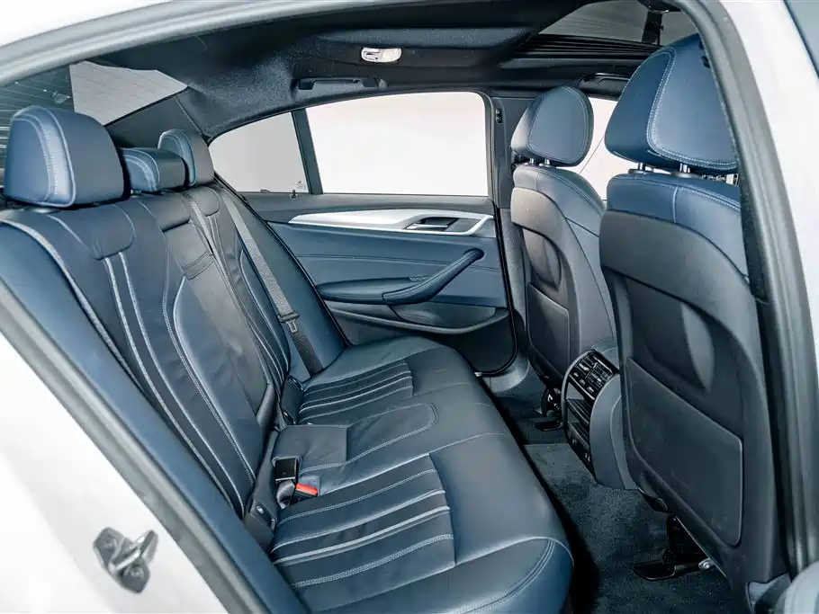 BMW 5 Series (Import) — миниатюра 20