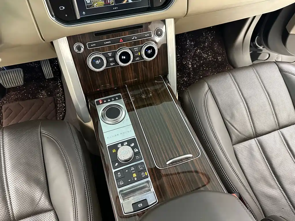 Land Rover Range Rover — миниатюра 21