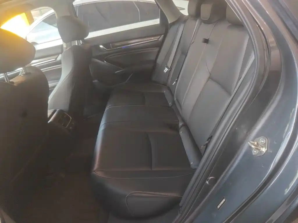 Honda Accord — миниатюра 17