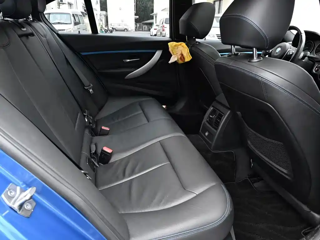 BMW 3 Series — миниатюра 13
