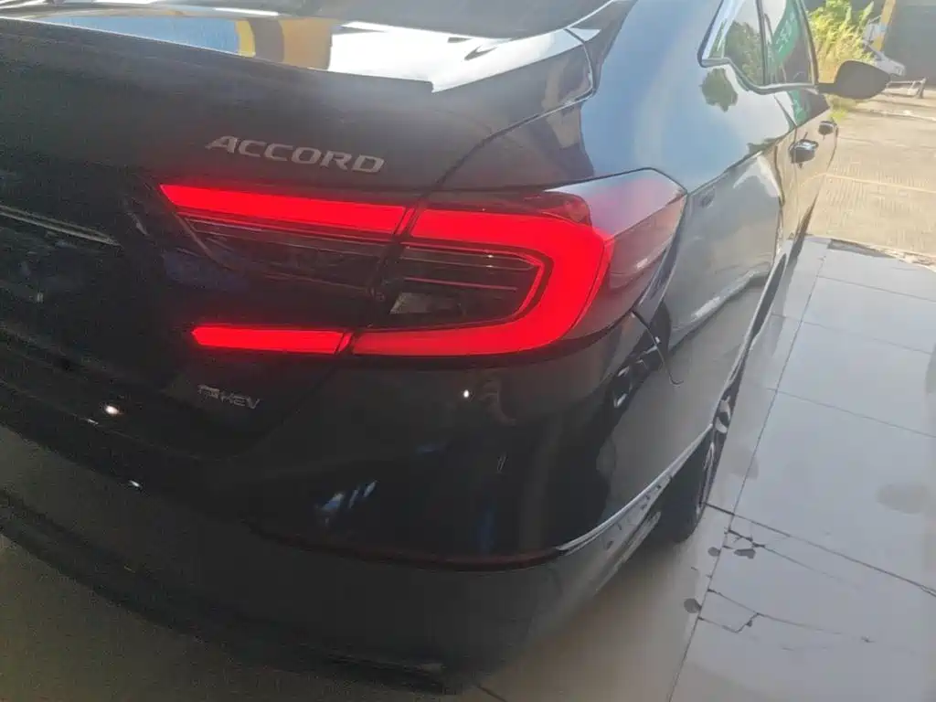 Honda Accord — миниатюра 8