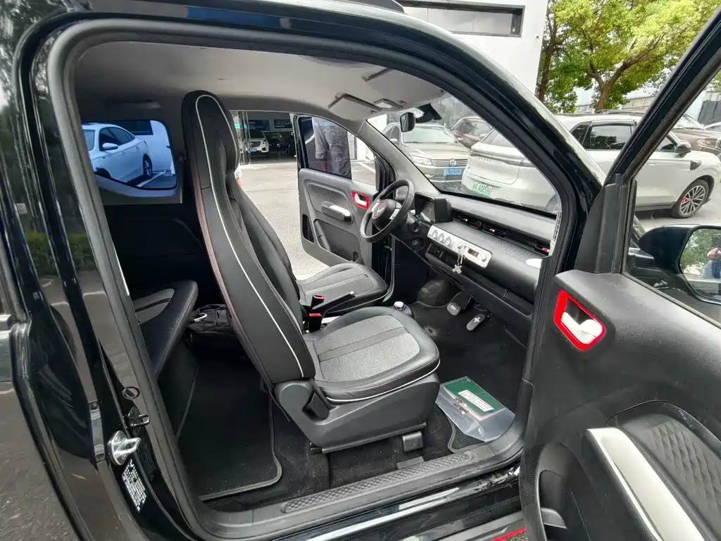 Wuling MINIEV — миниатюра 7