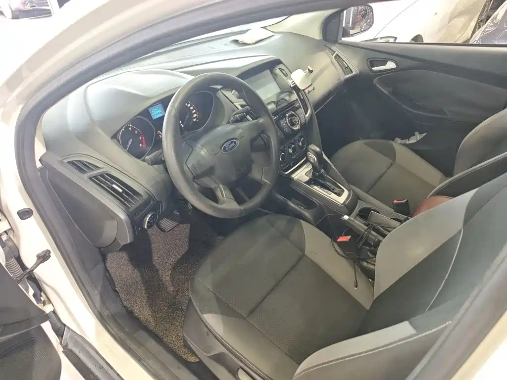 Ford Focus — миниатюра 8