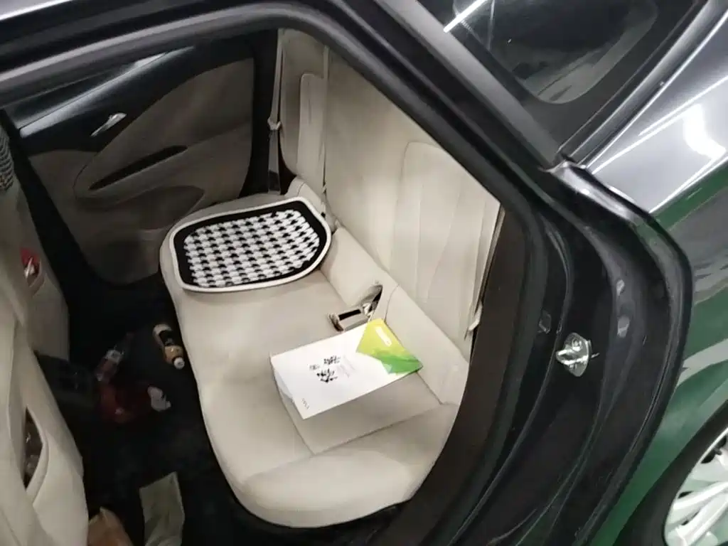 Buick Verano — миниатюра 14