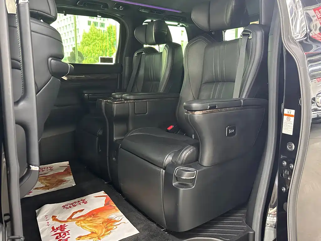 Toyota Vellfire — миниатюра 4