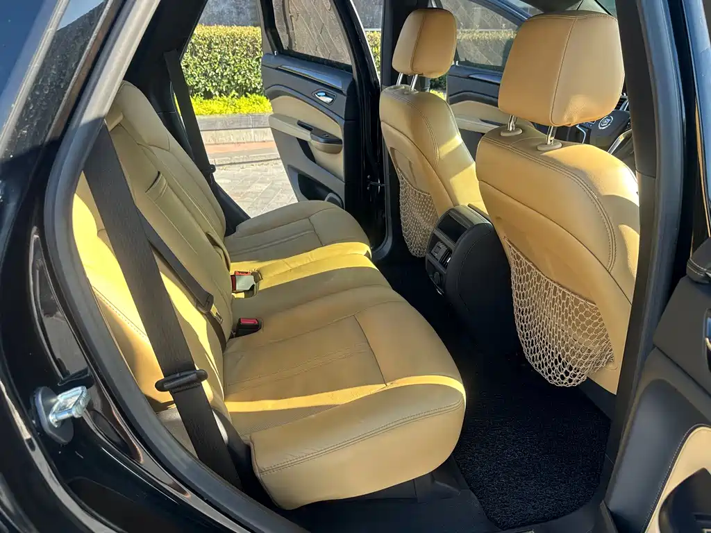 Cadillac SRX — миниатюра 12