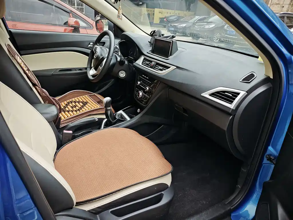 Changan V7 2015 1.6L MT IV
