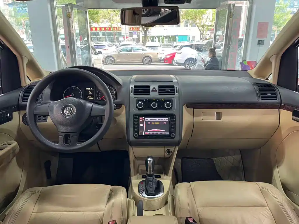 Volkswagen Touran — миниатюра 9