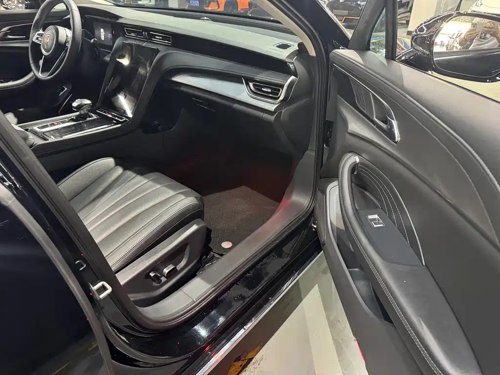 Hongqi Hongqi H5 — миниатюра 11