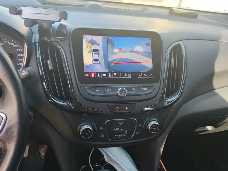 Chevrolet Equinox — миниатюра 13
