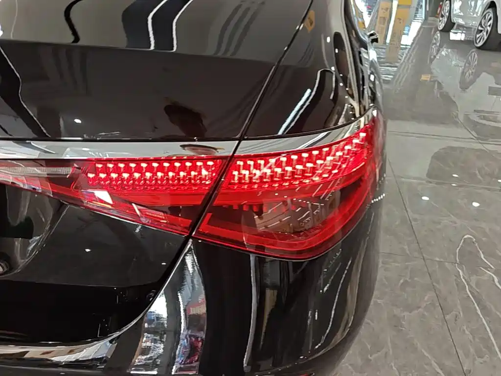 Mercedes-Benz S-Class — миниатюра 8