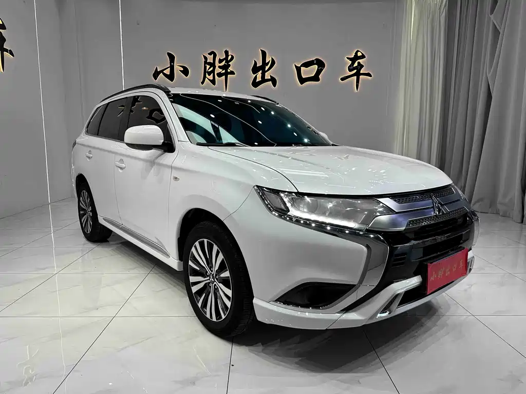 Mitsubishi Outlander — миниатюра 3