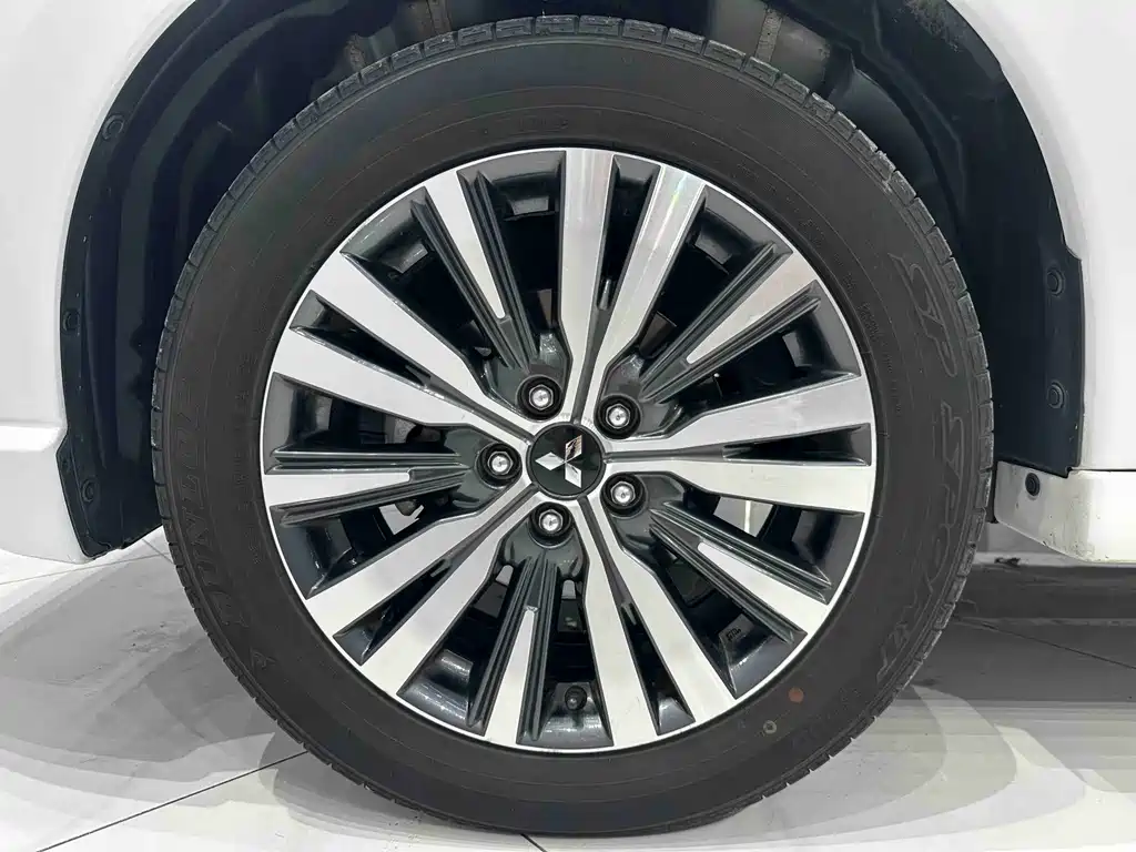 Mitsubishi Outlander — миниатюра 20