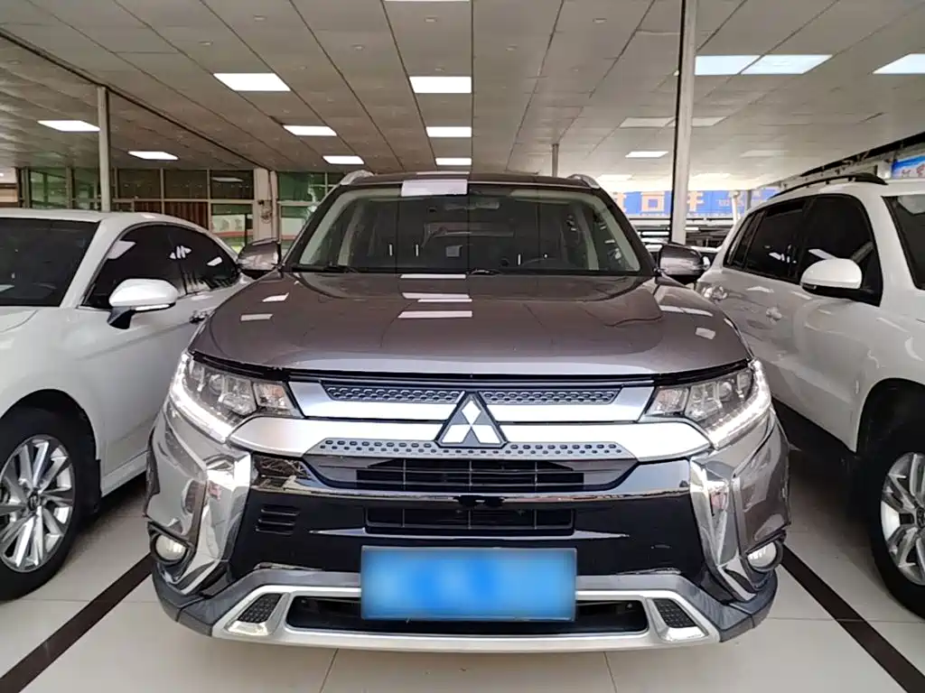 Mitsubishi Outlander — миниатюра 3