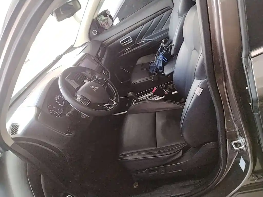 Mitsubishi Outlander — миниатюра 16