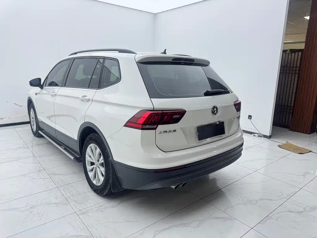 Volkswagen Tiguan L — миниатюра 10