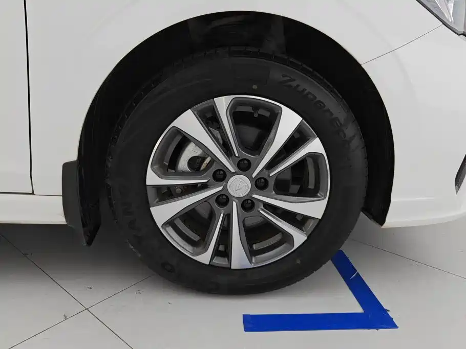 Changan Eado — миниатюра 6