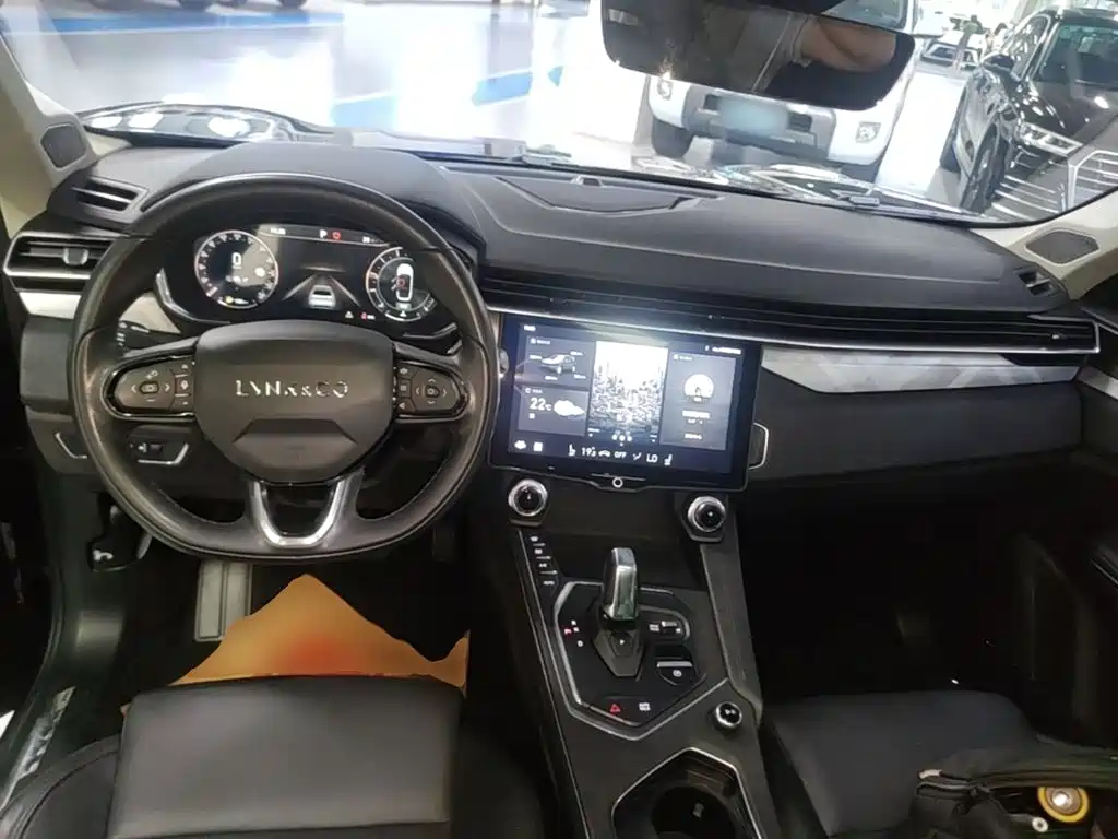 Lynk & Co 01 — миниатюра 10