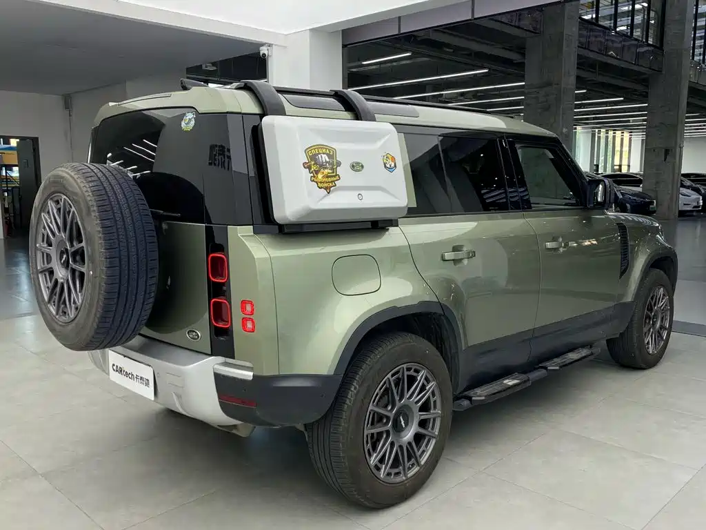Land Rover Defender — миниатюра 2