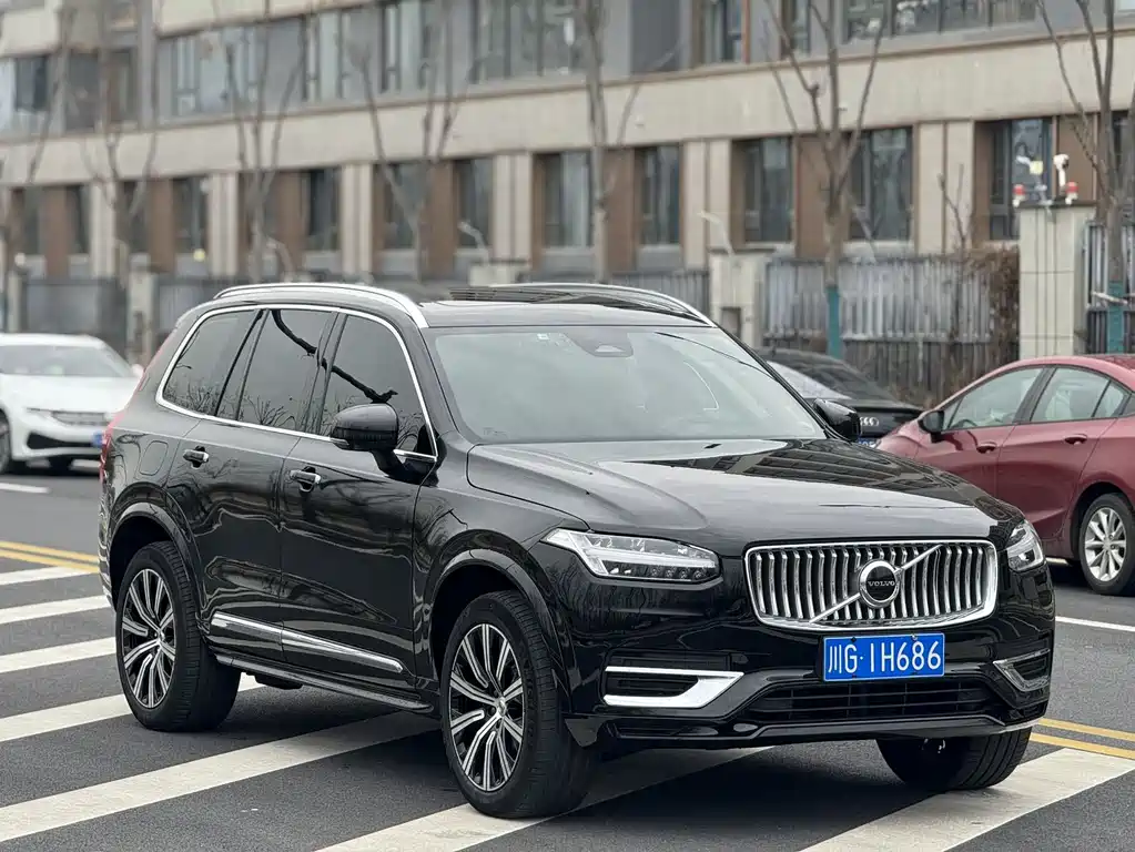 VOLVO XC90