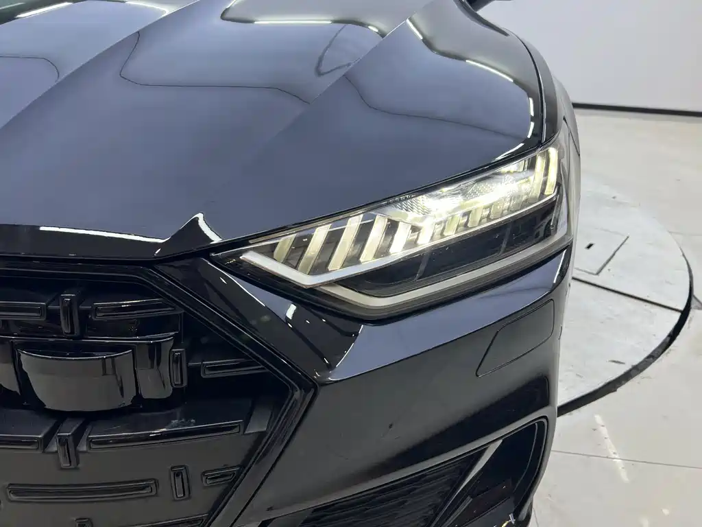 Audi A7L — миниатюра 9
