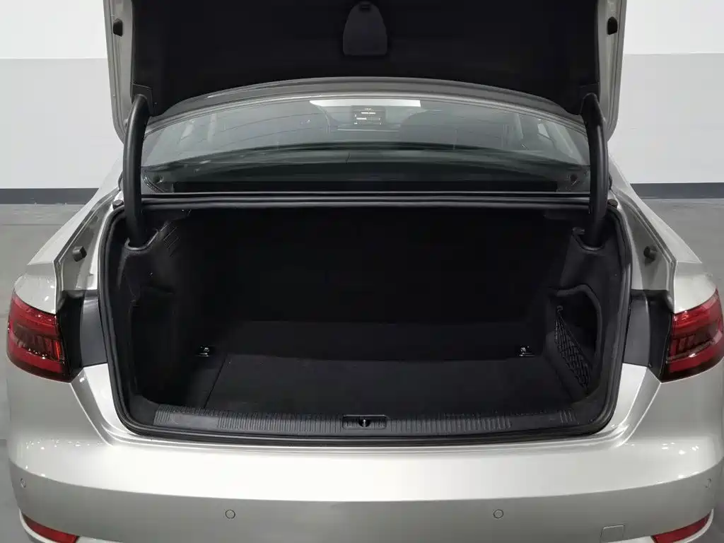 Audi A4L — миниатюра 16