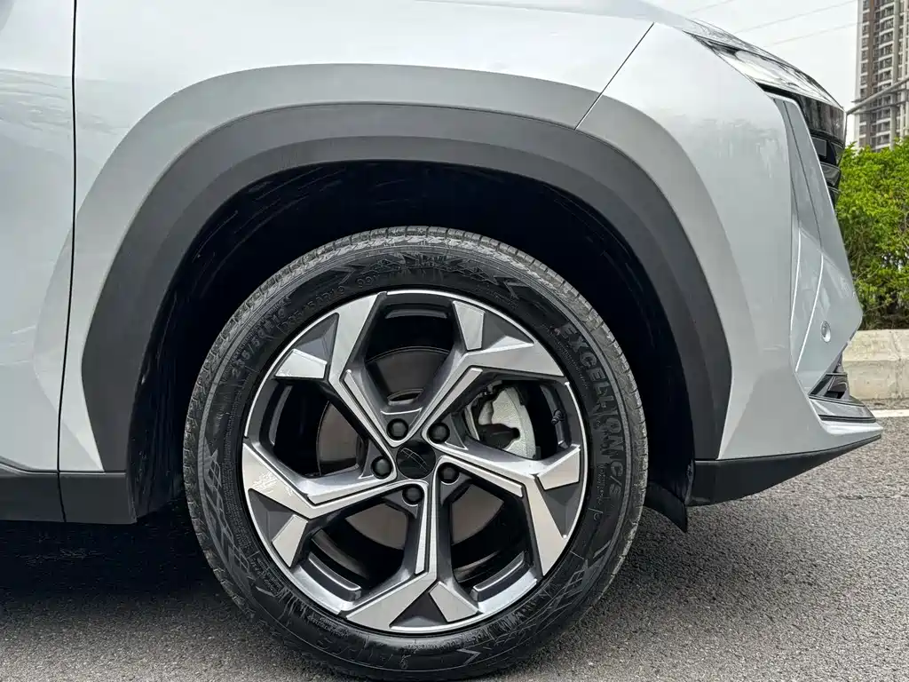 Geely Boyue L — миниатюра 22